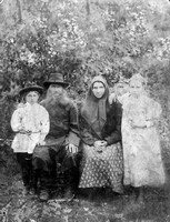 Тятя, мама, брат Лука. 1900-е годы