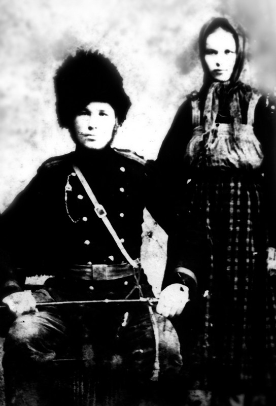 Шарыпов Терентий Демидович, участник Первой мировой войны, кавалер Георгиевского креста, с женой. 1908 