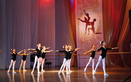 Участники Первого открытого краевого фестиваля классического танца «Блестящие дивертисменты»
