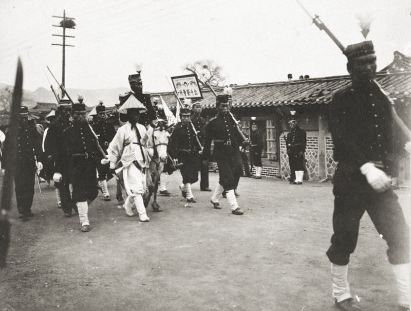 Японские солдаты в Сеуле. Декабрь 1905