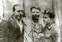 Н. П. Каманин (справа), П. Кулыгин и Я. Гаккель, картограф-геодезист экспедиции на «Челюскине» в день возвращения во Владивосток