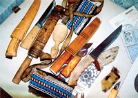 В селе Парень издавна изготавливают уникальные ножи для оленеводов 