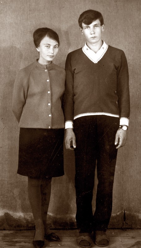 Дети Анны Федорищевой (Семендяевой) и Михаила Семендяева – Светлана и Михаил в 1969 г.
