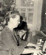Ирина Александровна Шепеленко – концертмейстер, пианистка, работала в Хабаровском музучилище в 1950–60-е годы