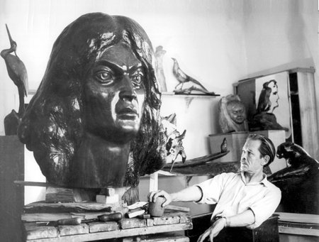 И.А. Горбунов в мастерской. Хабаровск, 1960-е