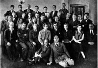Эстрадная группа культбригады Маглага середины 1940-х годов. В центре Л.В. Варпаховский