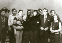 На студии Хабаровского телевидения  с актерами литбригады «Товарищ кино». Лилия Славутская четвертая слева