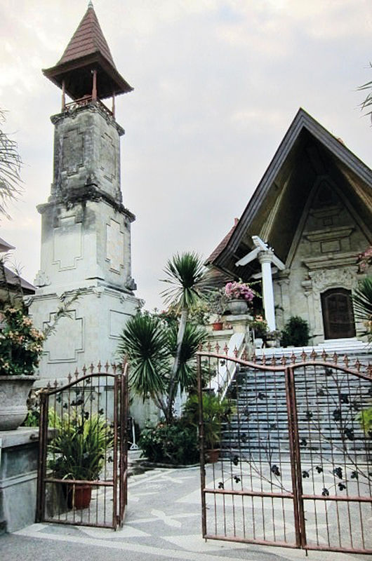 Протестантская церковь на площади Пяти Храмов, о. Бали