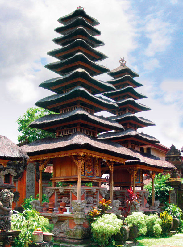 Многоярусные башни меру индуистских храмов Пура